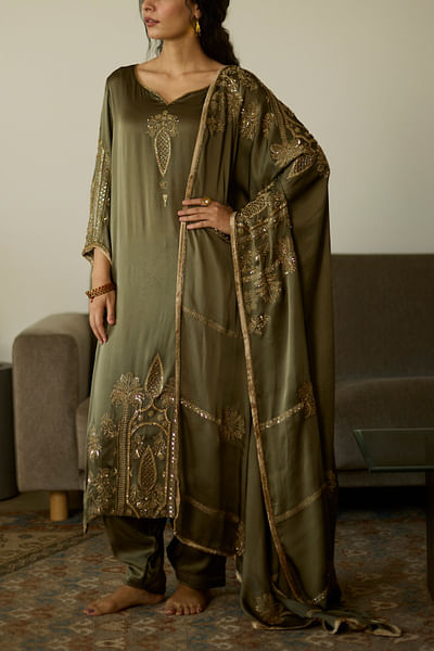 Green palm tree embroidered dupatta