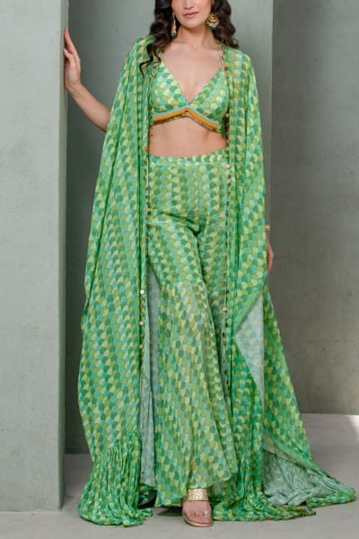 Green scaling print cape set