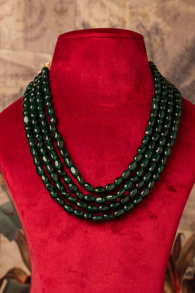 Green semi-precious bead layered necklace