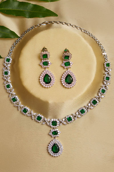Green stone and faux diamond necklace set