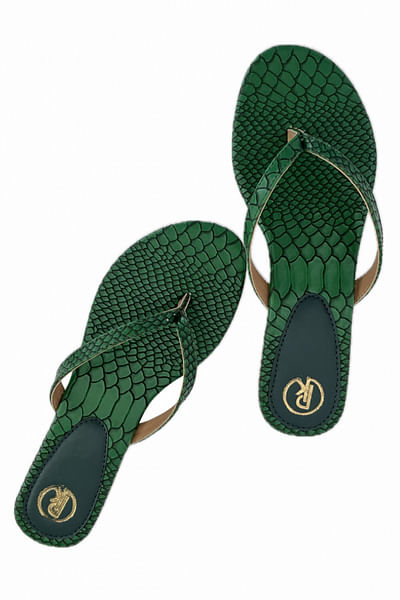 Green textured flats
