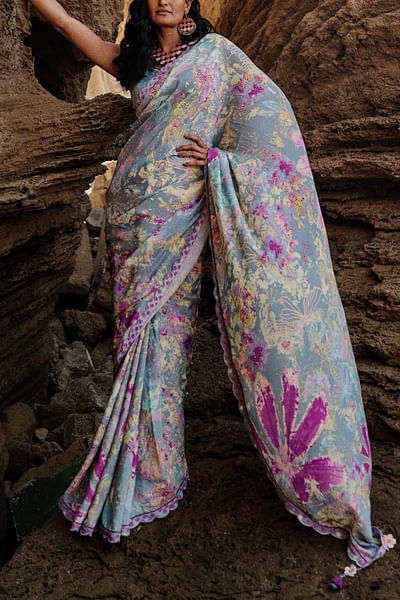 Grey abstract floral print sari set