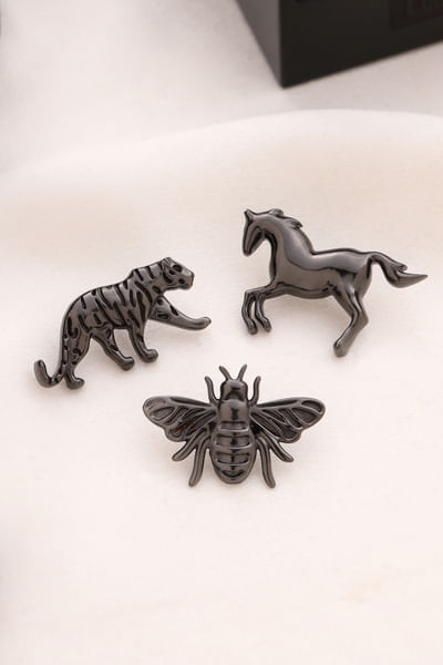 Grey stallion and tiger brooch gift set
