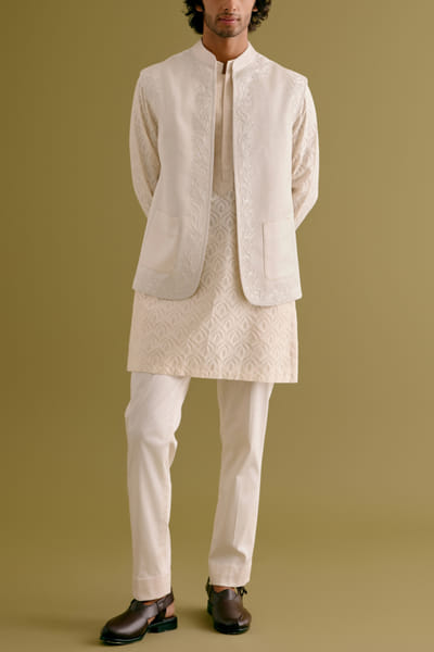 Devnaagri Ivory dori embroidered bandi kurta set DEVDEC24D11862
