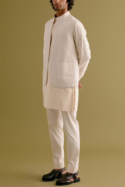 Devnaagri Ivory dori embroidered bandi kurta set DEVDEC24D11862