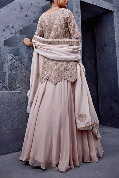 Miku Kumar Ivory embroidered kurta and lehenga set MKUJAN24D224