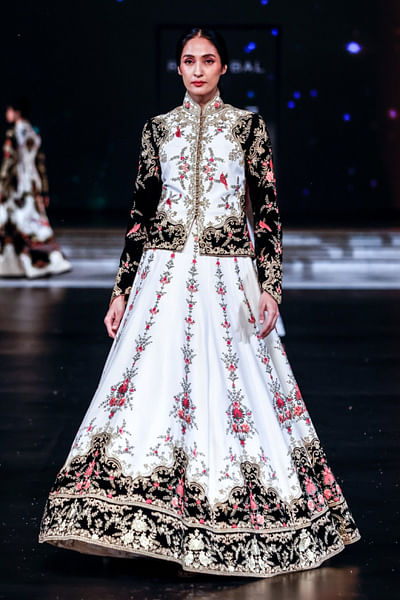 Ivory embroidered skirt set