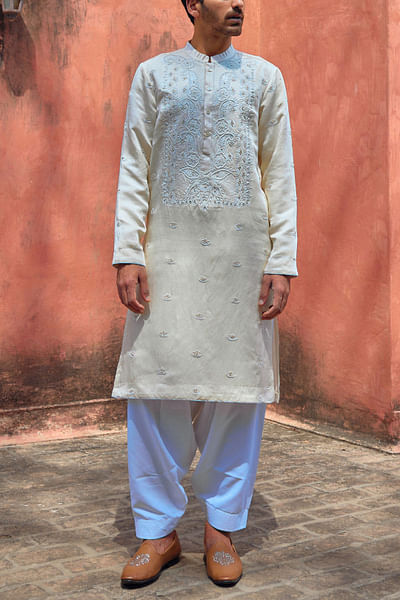 Ivory floral and paisley embroidery kurta set