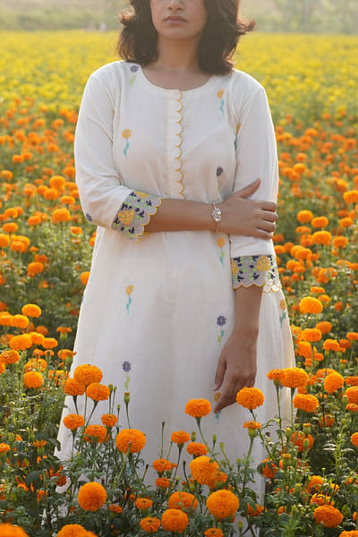 Ivory floral embroidered and woven kurta set