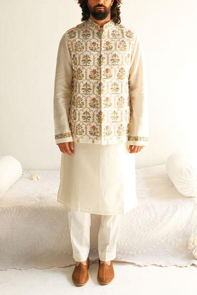 Ivory floral embroidered bandi kurta set
