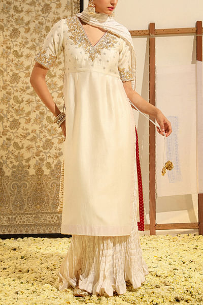 Ivory floral embroidered kurta and skirt set