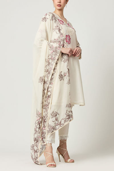 Ivory floral embroidered kurta set