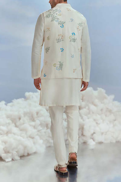 Nachiket Barve Ivory floral embroidery bandi and kurta set NABFEB23D112