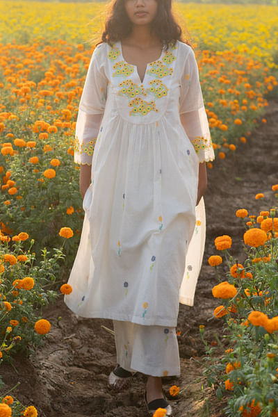 Ivory floral woven and embroidered kurta set