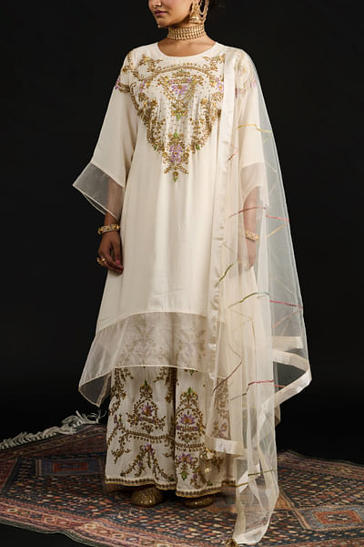 Ivory thread embroidered kurta set