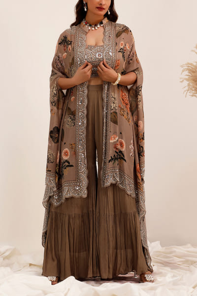 Judge gray floral printed cape set