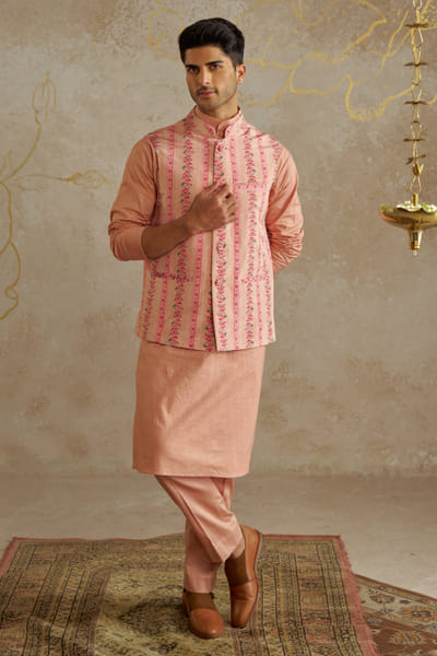 Light pink floral printed bandi