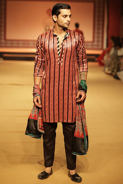 Maroon and black sequin embroidered kurta set