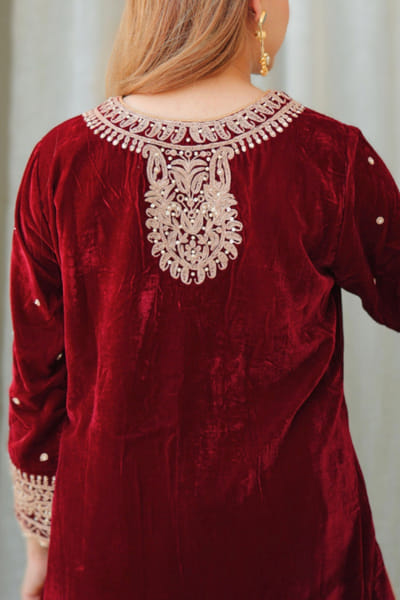 Sheetal Batra Maroon dori embroidered short kurta set SHEDEC24D11062
