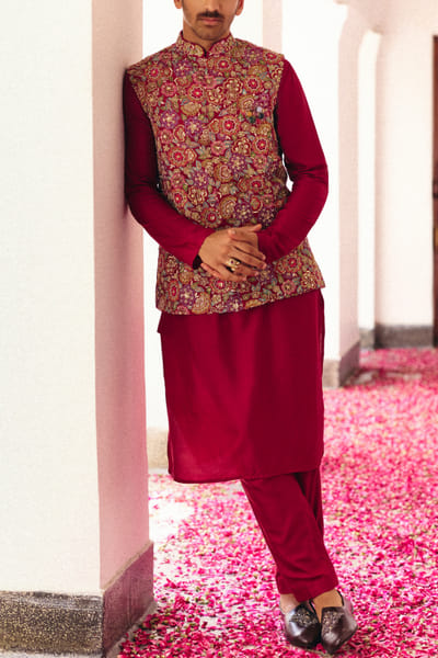 Maroon floral embroidered bandi kurta set