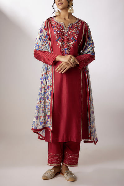 Maroon floral embroidered kurta set