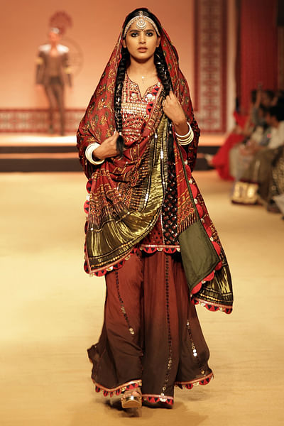 Maroon ombre sequin embroidery sharara set