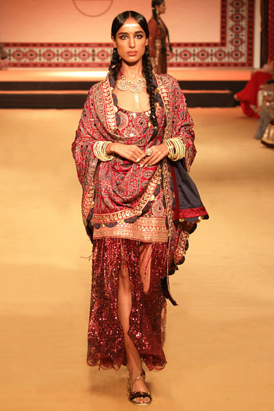 Maroon sequin embroidered kurt skirt set