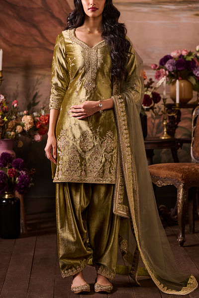 Mehendi green embroidered velvet kurta set