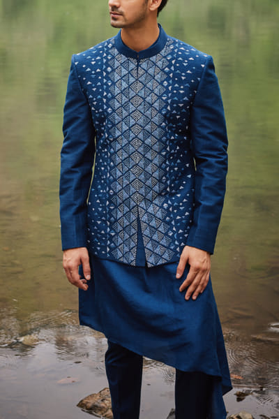 Varun Chakkilam Midnight blue embroidered jacket kurta set VACAUG2422