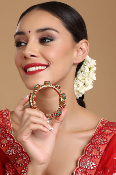 Multicolor pearl and stone bangle