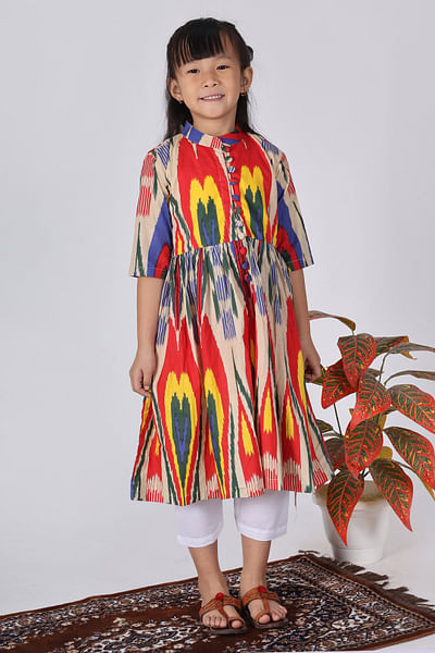 Multicolour ikat heart printed kurta set