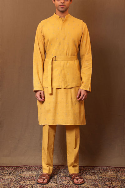 Explore Mens Bandis shop Online - Bandi Suits | Aashni + Co