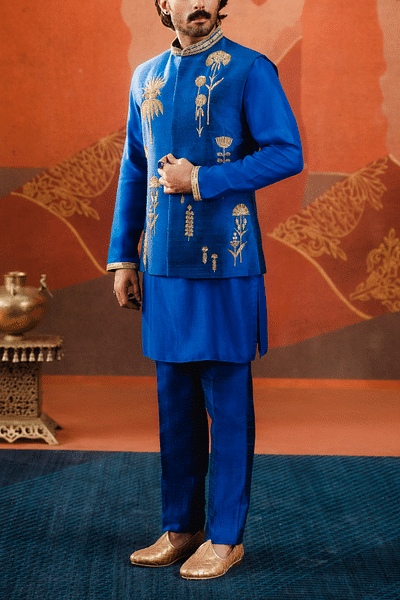 Navy blue embroidered bandi set