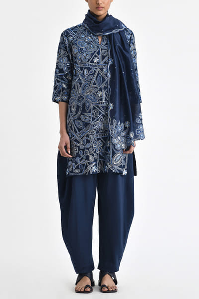 Payal Pratap Navy floral embroidered kurta set PPRSEP24D106