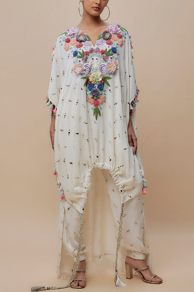 Off-white 3D floral embroidered kaftan set