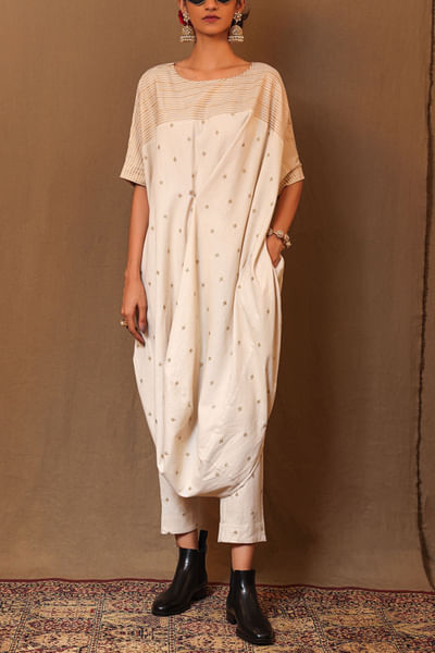 Off-white cotton embroidered narrow pants