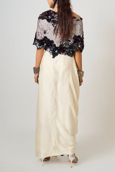 Nupur Kanoi Off-white embroidered sari skirt and cape NUKNOV24D204