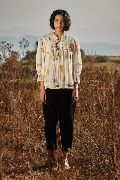 Off-white floral printed pintuck top