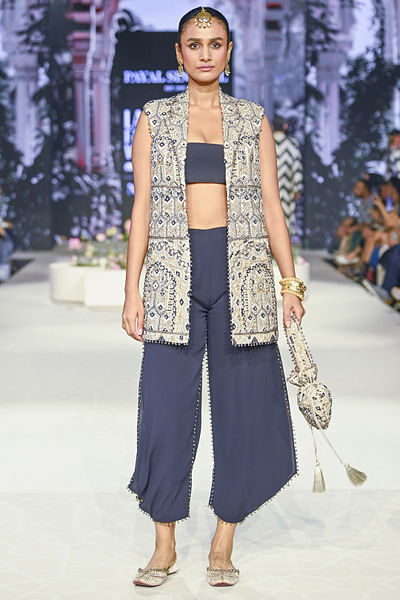 Off-white geometric embroidered blazer set