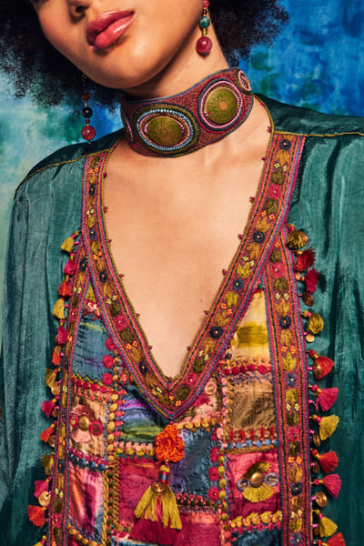 Capisvirleo Olive aari embroidered choker CAPDEC24D1403