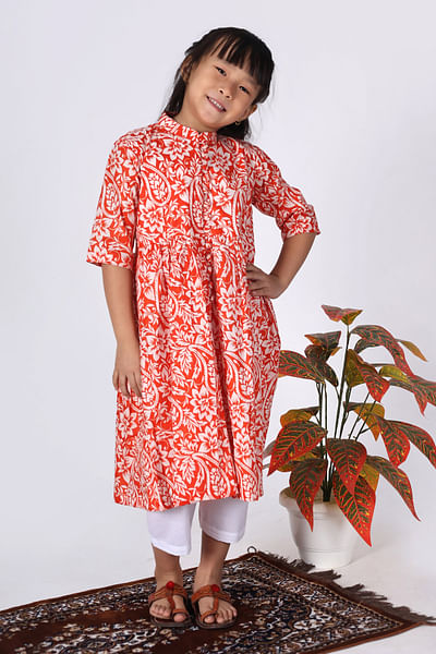 Orange and white paisley printed kurta set