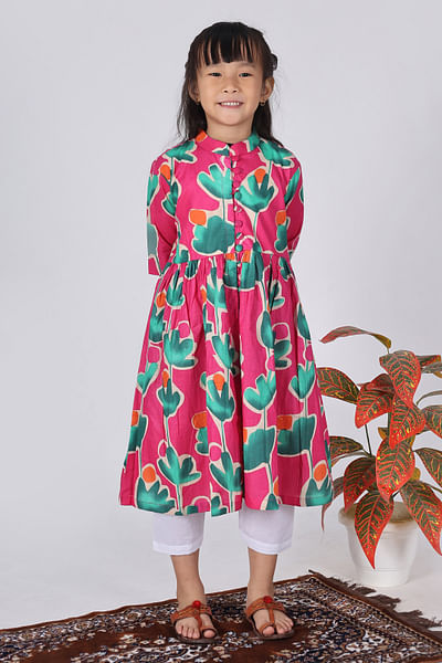 Pink and white floral printed kurta set