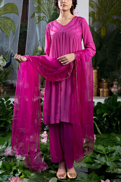 Pink embellished kurta set