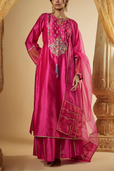 The Aarya Pink floral embroidered kurta set ARYNOV24D205