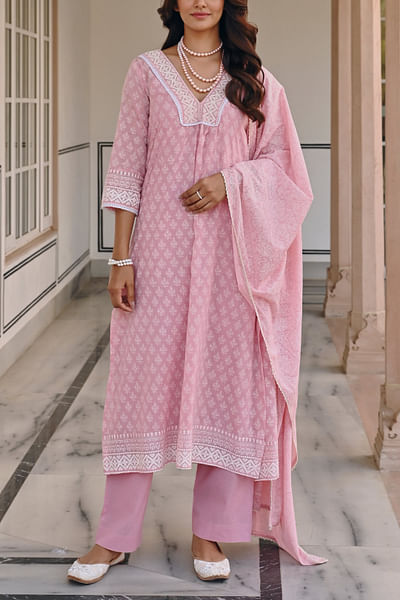 Pink floral printed kurta set