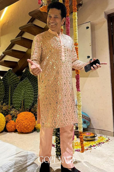 Pink ogee mirror embroidered kurta set
