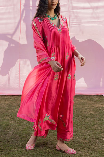 Pink peacock embroidered kurta set