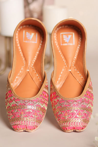 Pink thread and sequin embroidery juttis