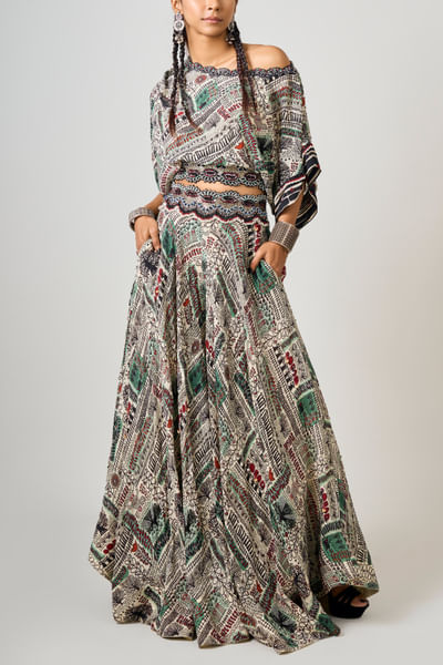 Printed top and circular pants