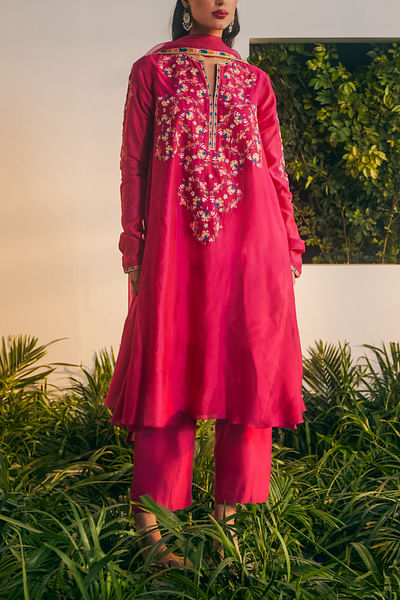 Rani pink floral embroidered kurta set